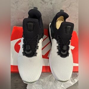 Men’s Nike Shox Gravity White/Black Size 9.5 with box- Never worn